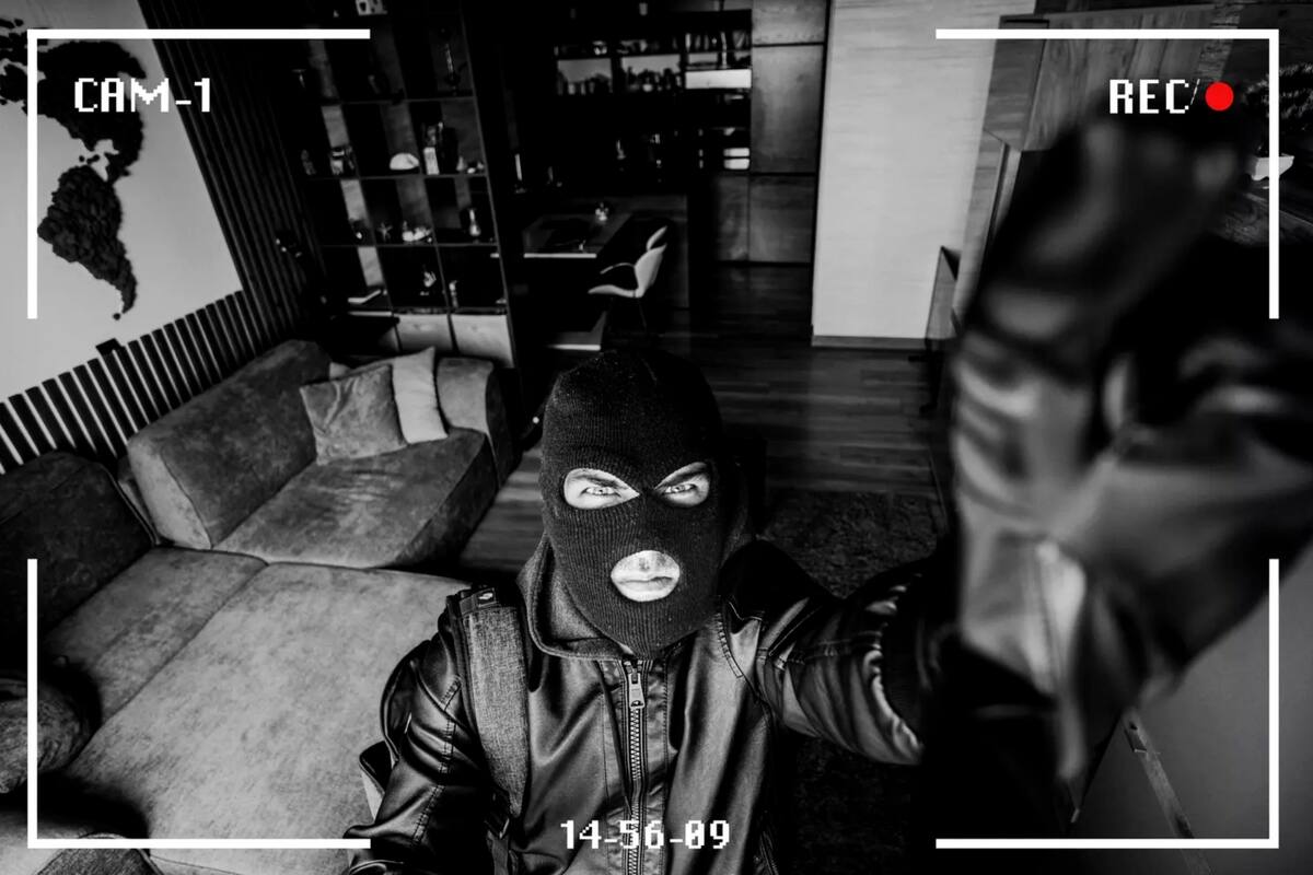 La mujer puede ver detalladamente a los ladrones (Imagen ilustrativa)