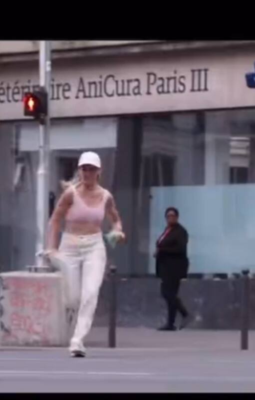 La mujer que logró robar un par de zapatillas sin ser atrapada