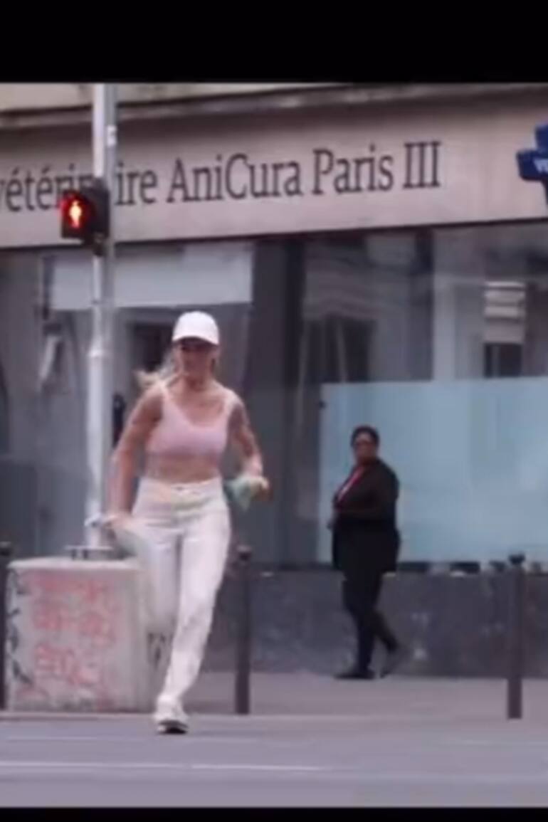 La mujer que logró robar un par de zapatillas sin ser atrapada