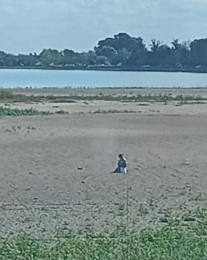 La mujer quedó enterrada hasta la cintura