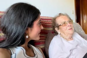 La mujer reveló cómo hizo para llegar tan bien a los 102 años