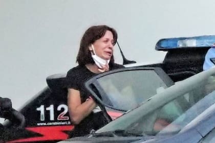 La mujer se fue con la policía del supermercado donde llegó con su hijo Alex en brazos y ya sin vida