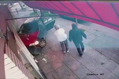 La mujer se habría desvanecido cuando lleva a sus hijas al colegio