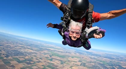 La mujer sorprendió con su deseo de cumpleaños, el cual cumplió a sus 90 años