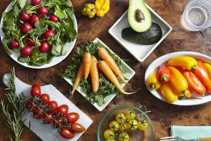 La mujer vegana alimentó a su bebé solo con leche materna y verduras