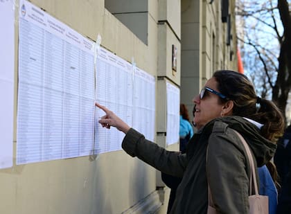 La multa económica por no sufragar varía entre los $50 y los $500, según el Código Electoral