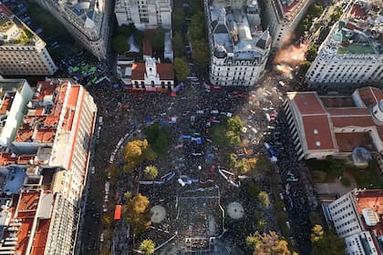 La multitud en Plaza de Mayo