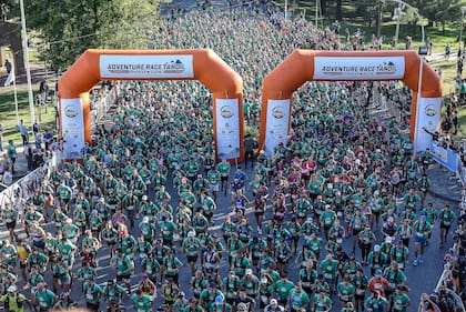 La multitudinaria salida de la Adventure Race Tandil 2024