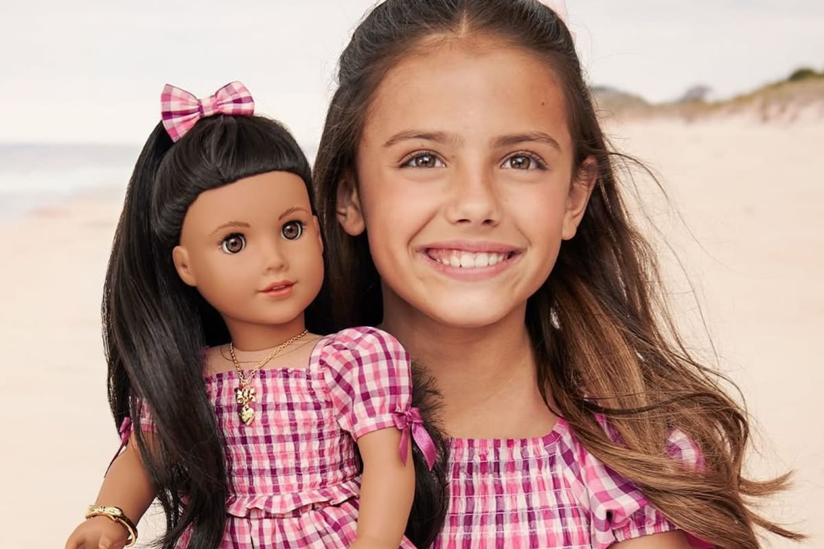 La muñeca Raquel Reyes es mexico-americana y se lanza antes del 40º aniversario de American Girl y el 25º aniversario de Girl of the Year (Instagram/@americangirlbrand)