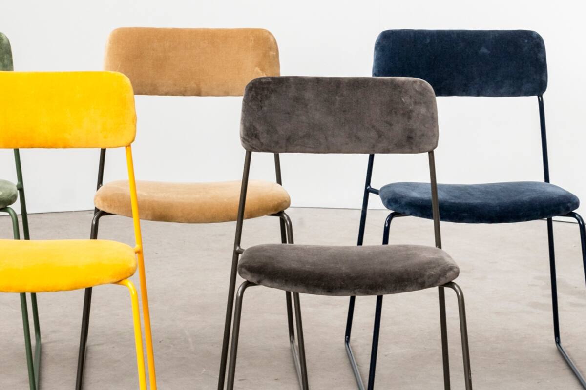 La muy contemporáneas sillas Ply del estudio y taller Números primos