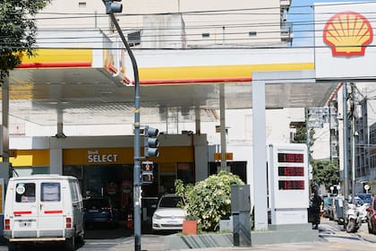 Aunque cae el petróleo, las naftas no bajarán en la Argentina