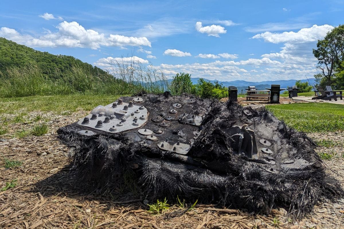 La NASA confirma de dónde viene la pieza de basura espacial encontrada en Haywood, California del Norte (Future/Brett Tingley)