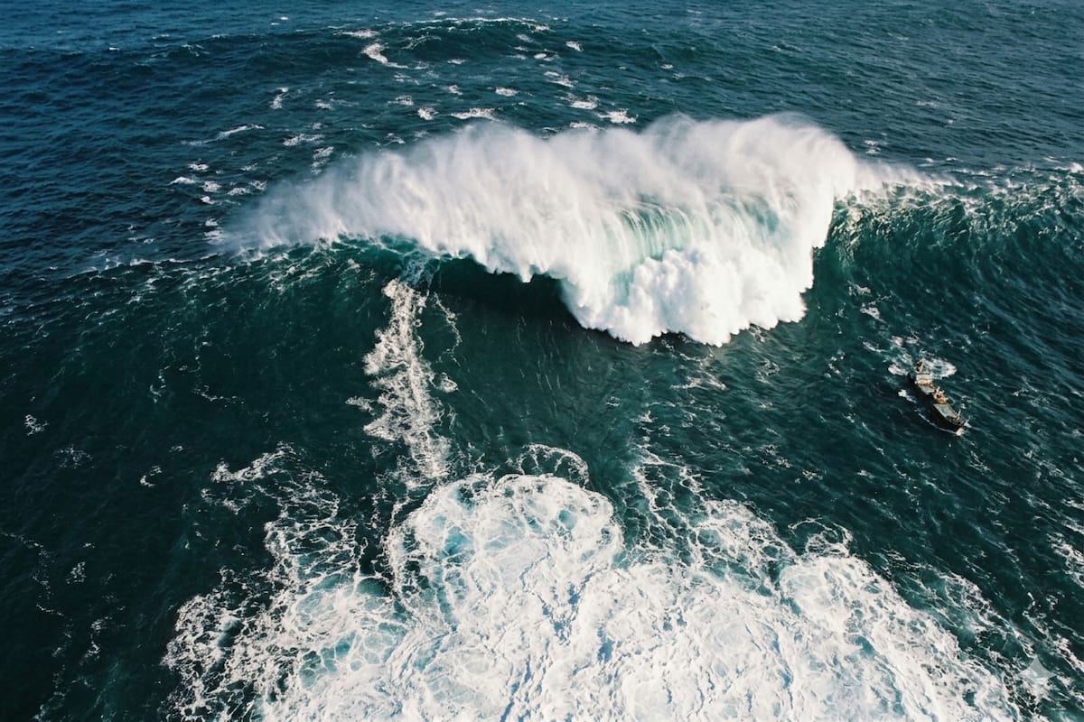 La NASA detectó una pared de agua de hasta 19,7 metros de altura.