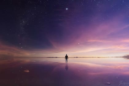 Panorámica crepuscular en el salar de Uyuni en Bolivia. "Mi equipo fotográfico es una cámara Canon 5D Mark IV y un lente Canon 16-35mm f2.8"