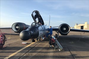 El avión de la NASA que perseguirá al eclipse y verá el Sol medio minuto más que el resto