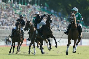 La Natividad vs. La Dolfina, el desenlace del Argentino Abierto de 2021; las tribunas llenas son un rasgo típico de la final de Palermo.