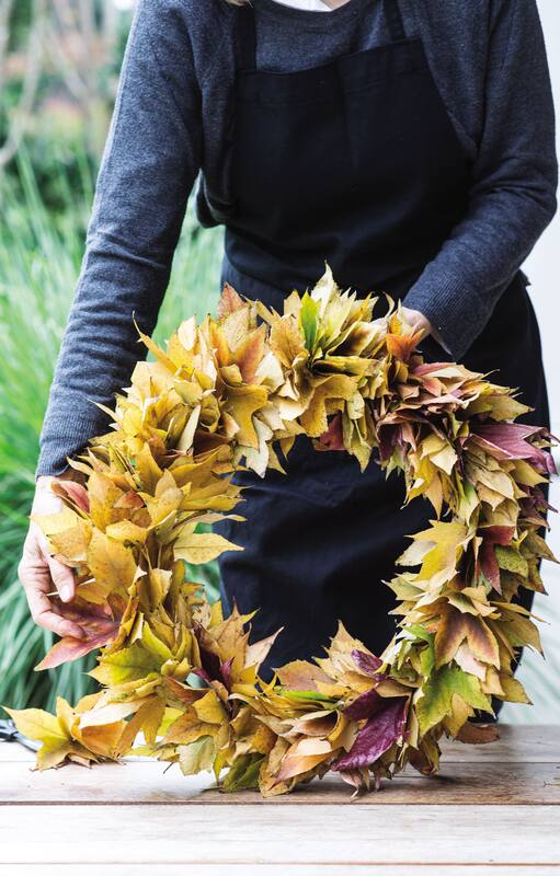 La naturaleza en otoño despliega colores increíbles. Con arreglos florales de temporada, parte de esa belleza puede replicarse dentro de casa
