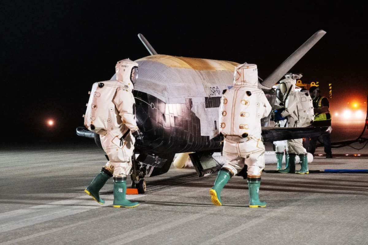 La nave de prueba orbital X-37B concluye la sexta misión exitosa