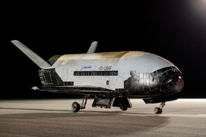 La nave de prueba orbital X-37B concluye la sexta misión exitosa
