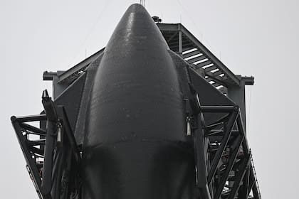 La nave de SpaceX en la plataforma de lanzamiento antes de la prueba de vuelo de la nave estelar de SpaceX desde la base estelar de Boca Chica, Texas, el 16 de abril de 2023.