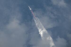 SpaceX lanzó con éxito el mayor cohete jamás construido, pero se "perdió" durante su regreso a la Tierra