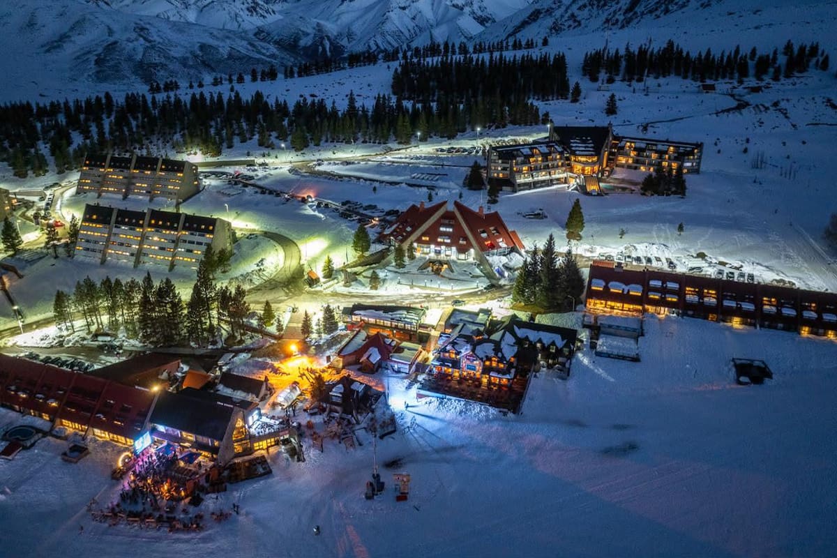 La "nevada de la década" permite que los centros invernales de Mendoza extiendan sus actividades hasta fin de septiembre