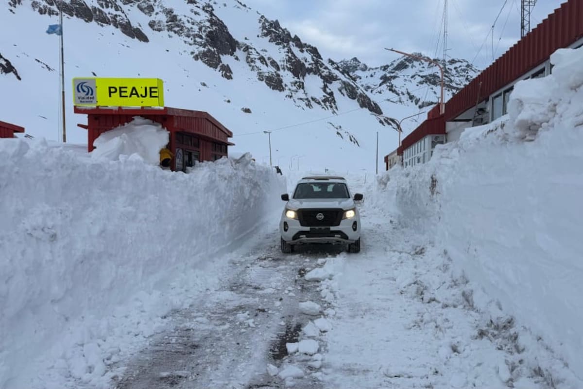 La nevada en la zona cordillerana en Mendoza ha sido tan intensa que generó "paredes blancas" de más de dos metros de altura