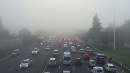 El humo podría durar durante los próximos días, según reportaron desde el SMN
