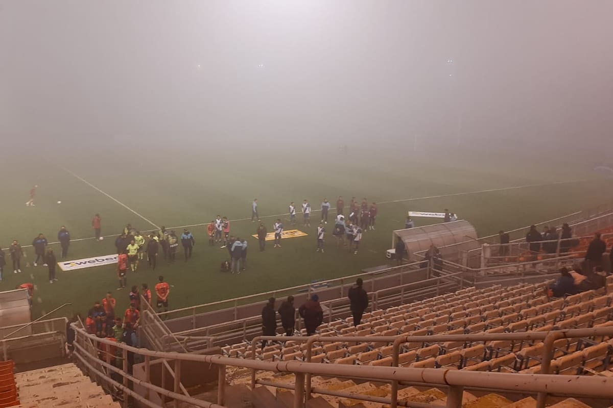 La niebla frenó al fútbol en Mar del Plata