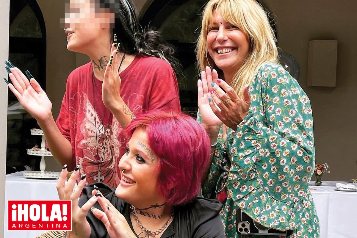 La nieta de Amalita Fortabat es madre de Isabella (con el pelo teñido de rosa) y Angelina, fruto de su amor con el publicista y músico Mauro Camerucci.