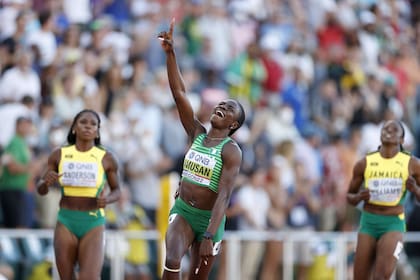 La nigeriana Tobi Amusan logró romper el récord mundial de los 100 metros con vallas en 90 minutos; fue una de las figuras