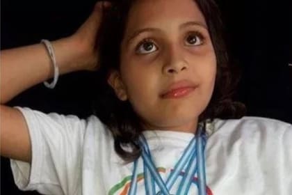 La niña de 12 años con cáncer que conmovió a la Argentina cuando tuvo que cruzar la frontera de Santiago del Estero en los brazos de su padre tuvo una mejoría y compartió la Navidad junto a su familia en Termas de Río Hondo
