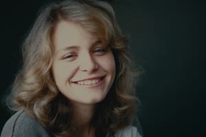 La niña de la foto está disponible en Netflix
