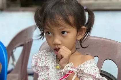 La niña dormía cuando el tirador entró y acribilló a sus compañeros de jardín