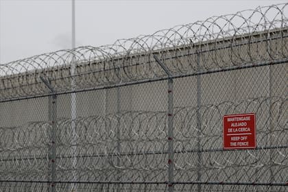 La niña escribió que llevaba 47 días detenida en el centro de detención de Dilley
