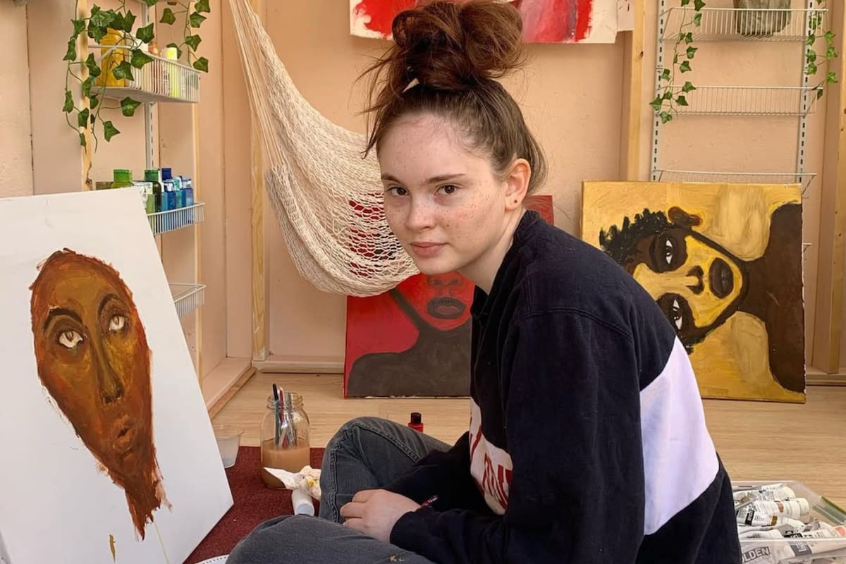 La niña prodigio que a los 14 años juntó 7 millones de dólares tras vender sus obras de arte