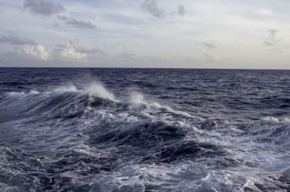 La Niña se produce cuando disminuye la temperatura de la superficie del agua en el océano Pacífico