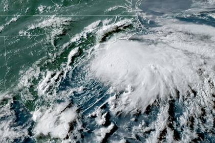 La NOAA mantuvo su previsión de una temporada de huracanes por encima del promedio, con hasta 18 tormentas con nombre
