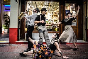 La Noche de los Anticuarios, en el Casco Histórico porteño, incluirá hoy shows de música y baile en vivo