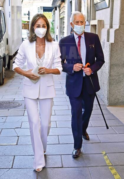 La noche del jueves 8, Mauricio y Juliana disfrutaron de una comida íntima en la casa de Isabel Preysler y Mario Vargas Llosa.