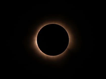 La norma ISO 12312-2 certifica las gafas adecuadas para la observación segura del fenómeno