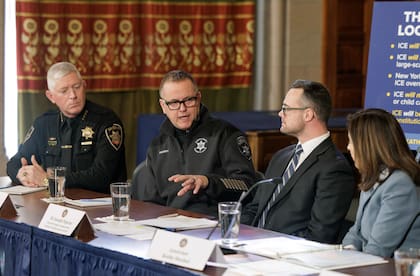 La normativa de Kathy Hochul diferencia explícitamente la cooperación criminal de la civil, lo que permite que las fuerzas locales colaboren con el ICE en la captura de delincuentes peligrosos