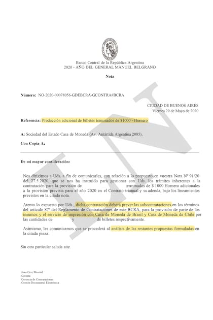 La nota del BCRA dirigida a Casa de Moneda el último 4 de junio autoriza el pago de US$92,34 por millar de billetes de $1000 a Brasil y eventualmente a Chile. De manera que la contratación europea implica un desembolso casi 37% mayor.