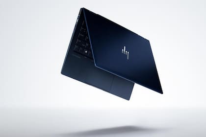 La notebook convertible de HP pesa menos de un kilo y reutiliza el plástico para algunos componentes internos del equipo