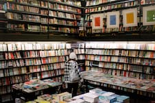 Una investigación reveló que Amazon destruye libros para entrenar a su IA