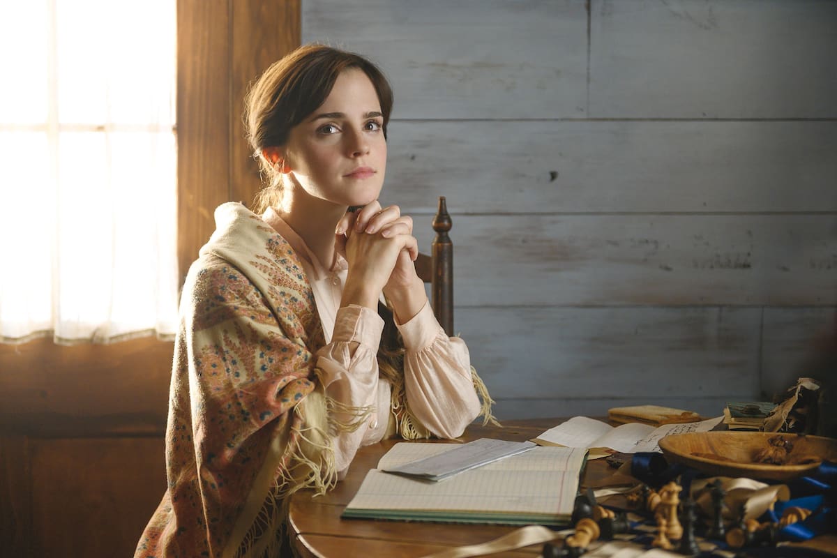 La novela, que ha fascinado de Simone de Beauvoir a Patti Smith, tiene una nueva versión en cine, nominada a seis Oscar y protagonizada por Emma Watson. Anne Boyd Rioux, autora de un libro sobre el tema, dice que la vigencia se debe a que las dificultades que enfrentan las jóvenes de hoy son muy sim