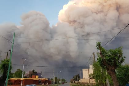 La nube de humo sobre la ciudad de Ramallo