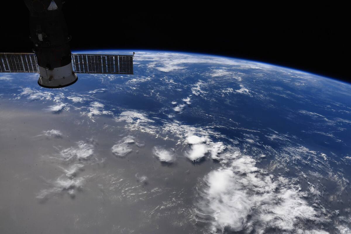 La “nube de polvo Sahariana“ que se mueve hacia el oeste y avanza sobre el Caribe por estos momentos (Doug Hurley)