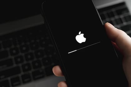 La nueva actualización de iOS resuelve tres fallas críticas de seguridad y se recomienda su instalación de forma prioritaria