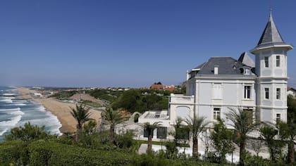 La lujosa mansión de Katerina y su marido en Biarritz